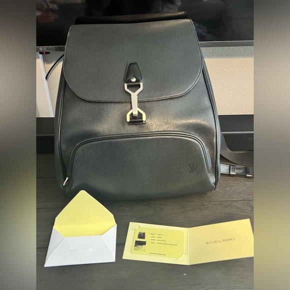 Louis Vuitton Large Backpack Taiga Leather Black - Picture 3 of 15